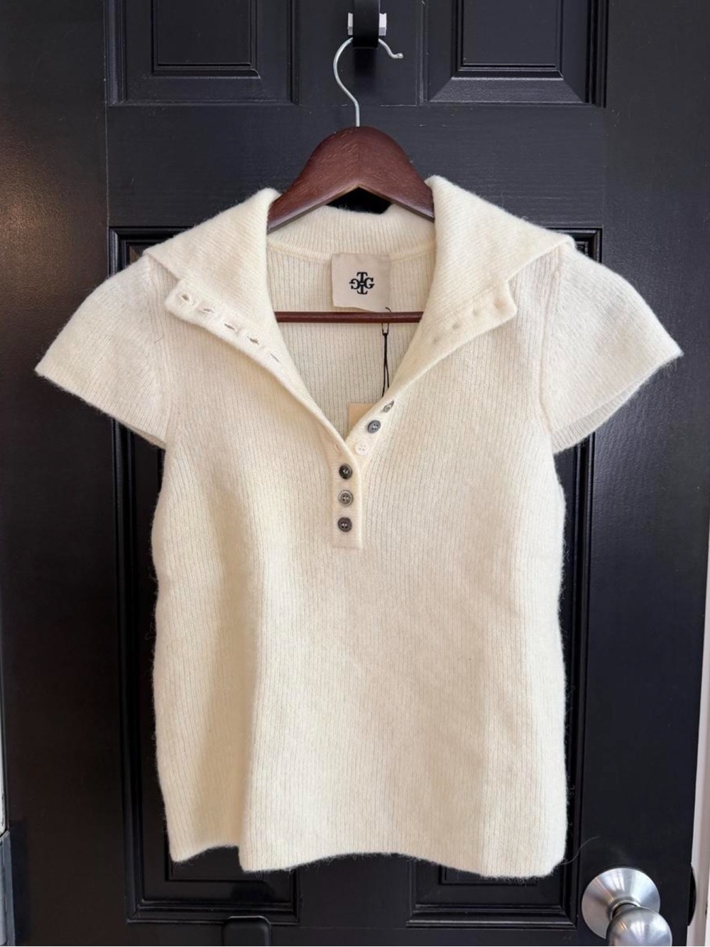 THE GARMENT COURCHEVEL BUTTON KNIT SWEATER CREAM
